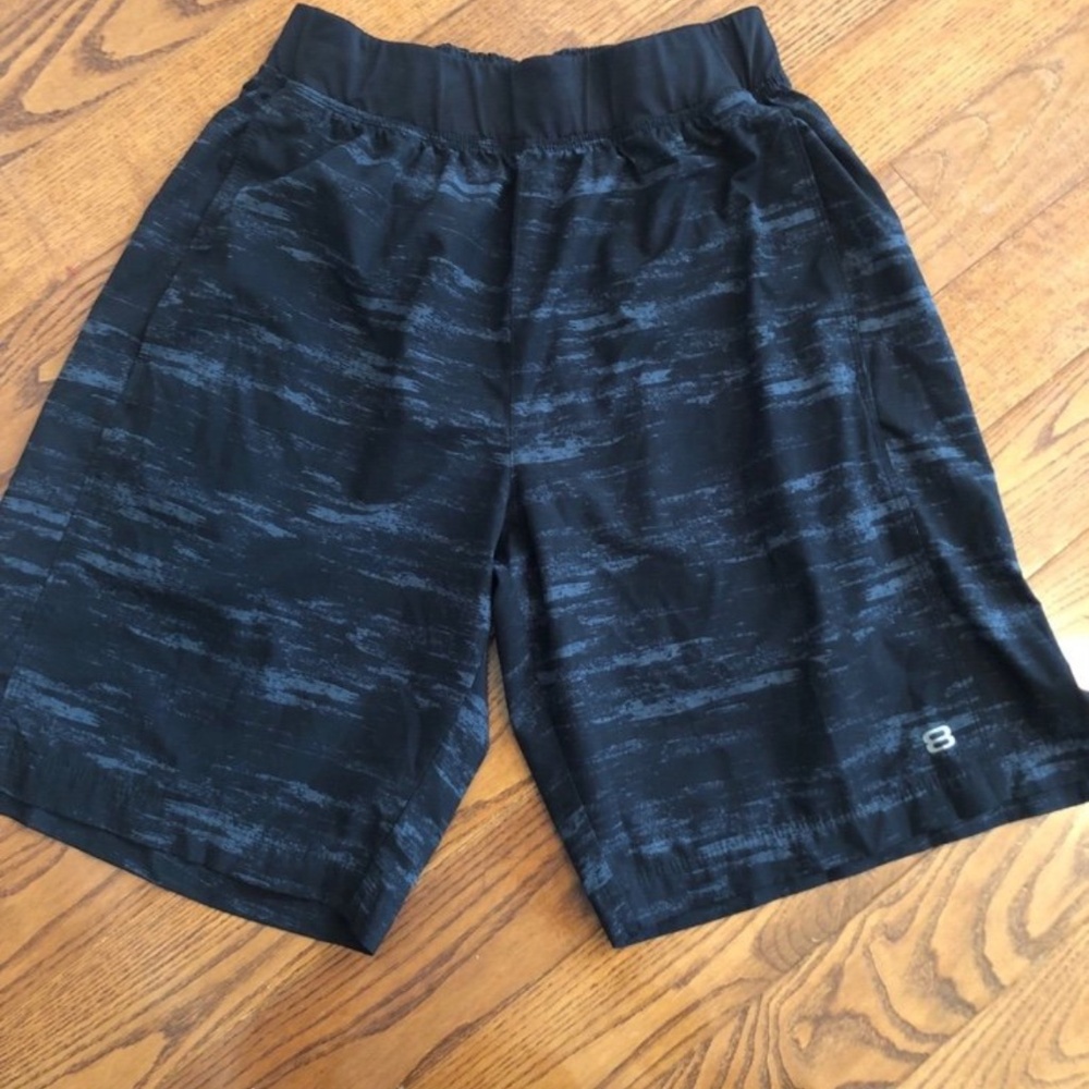 Layer 8 athletic shorts (M)